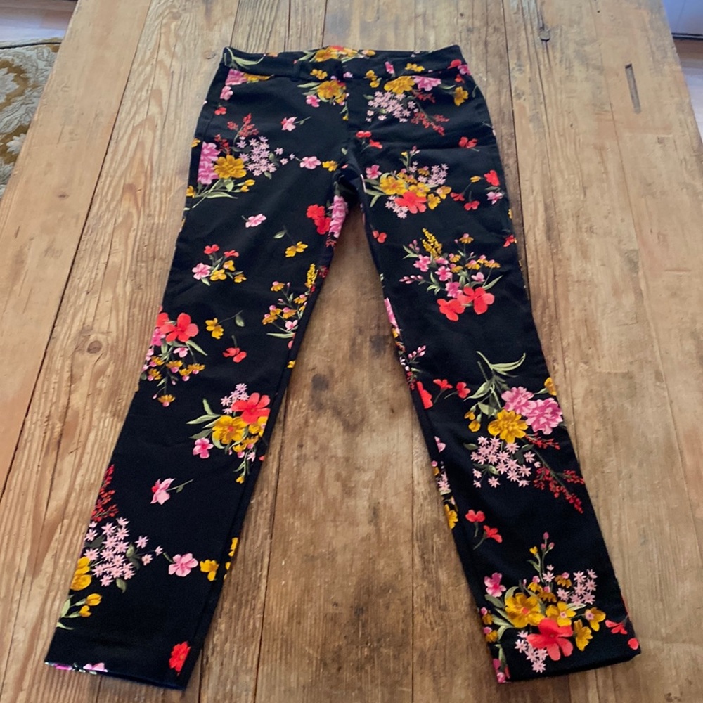 Old Navy Pixie Floral Pant Size 8